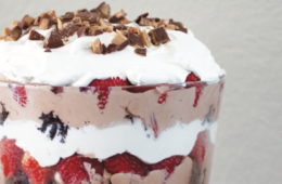 strawberry trifle brownie