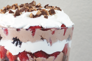 strawberry trifle brownie